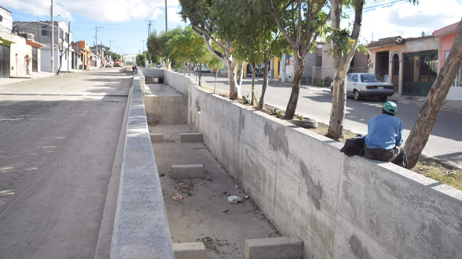 Vecinos piden que se refuerce la policía a un costado del dren Zacatecas.